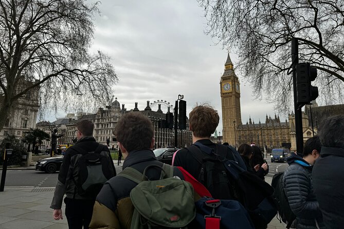 30 Major London Attractions Walking Tour With Photos - Piccadilly Circus, the West End, and Leicester Square