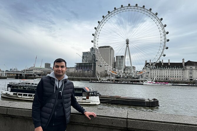 30 Major London Attractions Walking Tour With Photos - How the small group and video affect the value