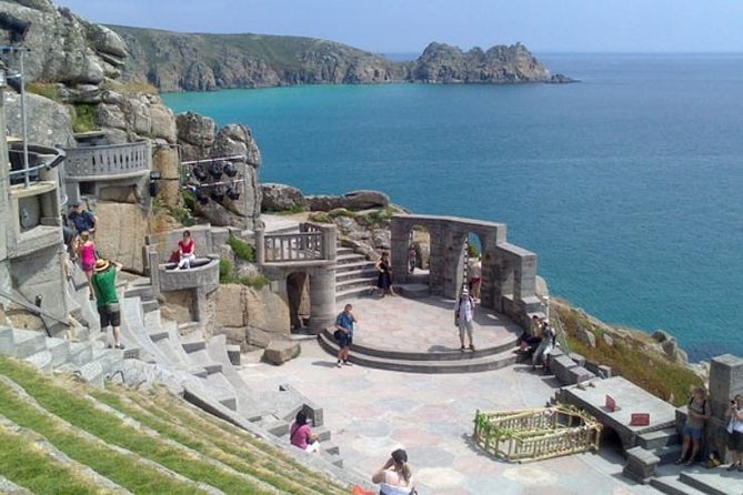 5-Day Devon and Cornwall Small-Group Tour from London - Day 4: St Michael’s Mount, Minack Theatre, and St Ives