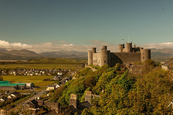 5-Day Discover Wales Small-Group Tour from London - What the minibus and guide add