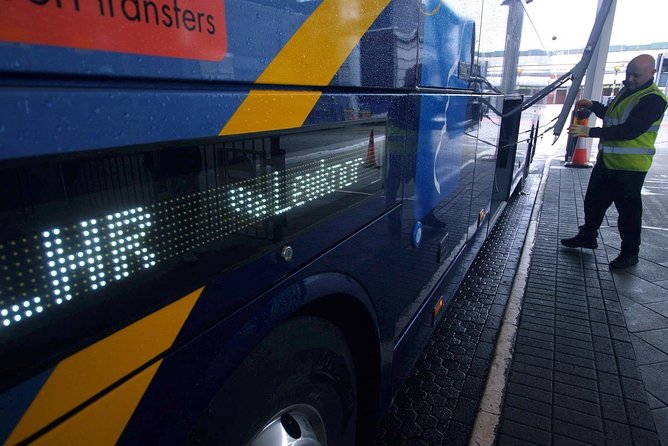Airport Coach Service from Heathrow to Oxford - Why this coach can beat a complicated airport transfer