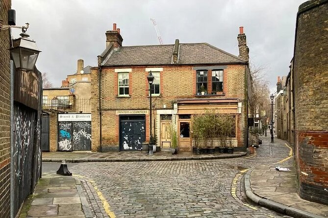 Authentic London Sunday Markets with a Londoner - Brick Lane for vintage finds and a classic bagel stop