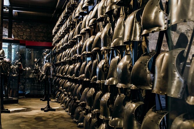 Best of London Tour - Crown Jewels, River Cruise & History Walk - The guides make the format work