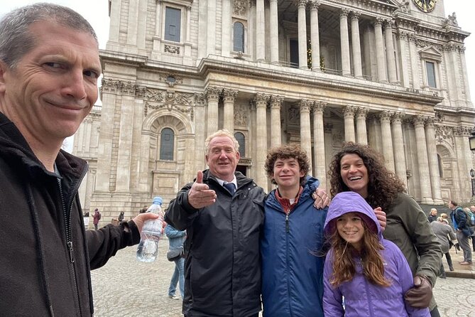 Black Taxi Tour Of London - Victoria Embankment and St. Paul’s Cathedral