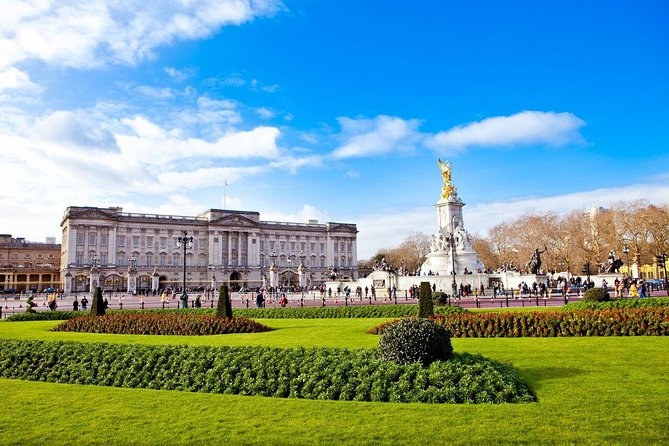 Black Taxi Tour of London: Classic Sightseeing Bespoke & Fun - Buckingham Palace: royal ceremony from the pavement