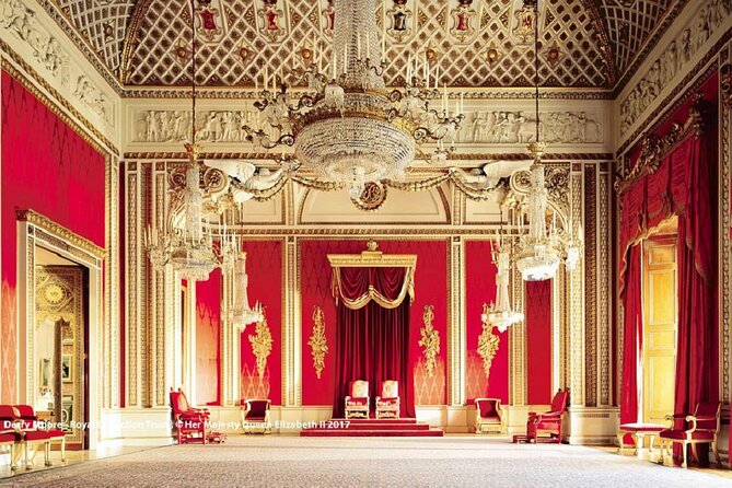 Buckingham Palace Entrance Ticket & British Royalty Guided Tour - St. James’s Park and the walk along The Mall