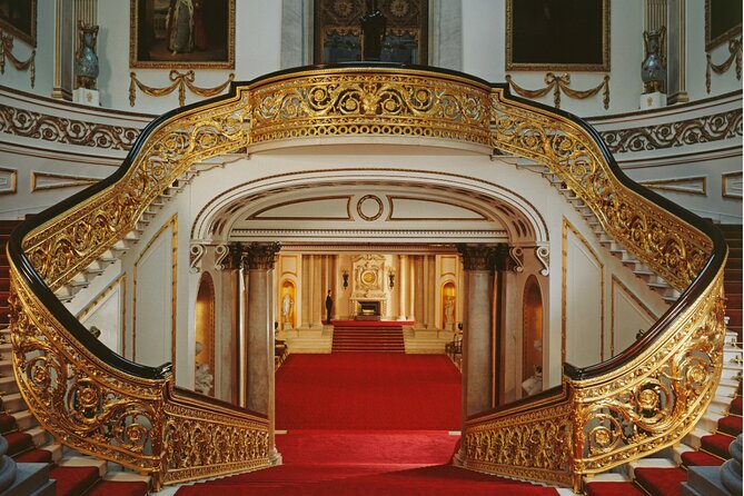 Buckingham Palace: Official State Rooms Entry Ticket - The Throne Room and the royal portrait setting