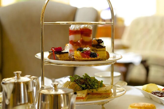 Buckingham Palace, St James Palace & Tea at Kensington Palace - Green Park and the quiet side of St James’s