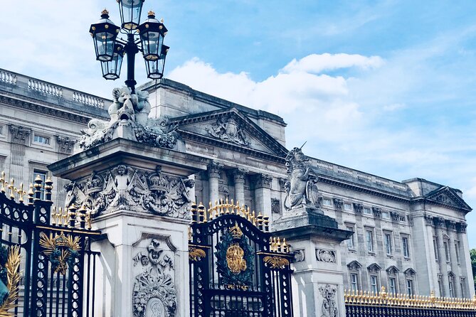Buckingham Palace, St James Palace & Tea at Kensington Palace - Buckingham Palace from the outside