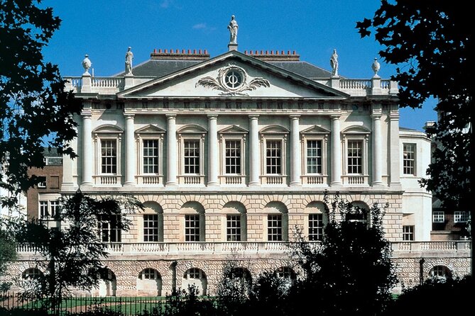 Buckingham Palace, St James Palace & Tea at Kensington Palace - What the $173.45 price really buys you