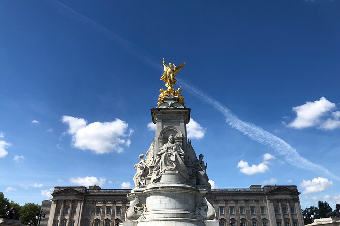 Buckingham Palace Visit & Changing of the Guard Walking Tour - St. James’s Palace and Clarence House