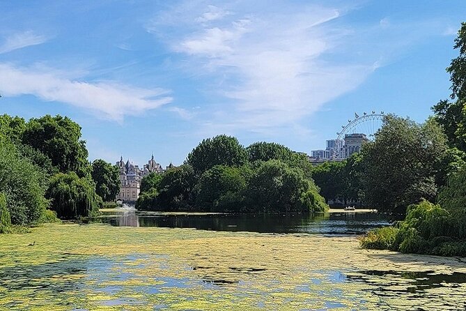 Buckingham Palace: Walking Tour with Entry & Audio Guide - Getting through the Buckingham Palace entrance