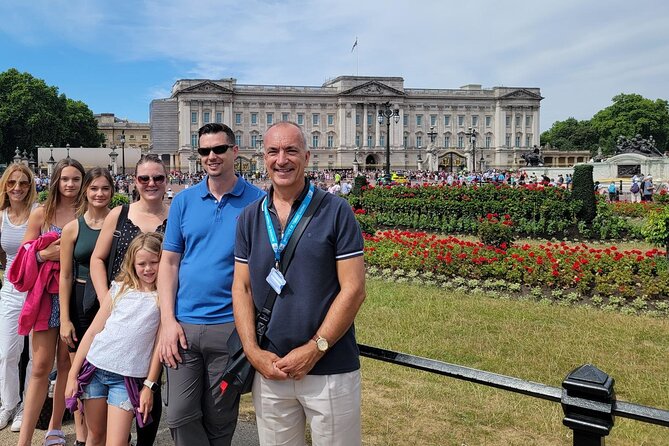 Buckingham Palace: Walking Tour with Entry & Audio Guide - The 2025 King’s Tour Artists exhibition