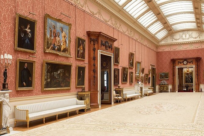 Buckingham Palace: Walking Tour with Entry & Audio Guide - Price and what you receive for $92
