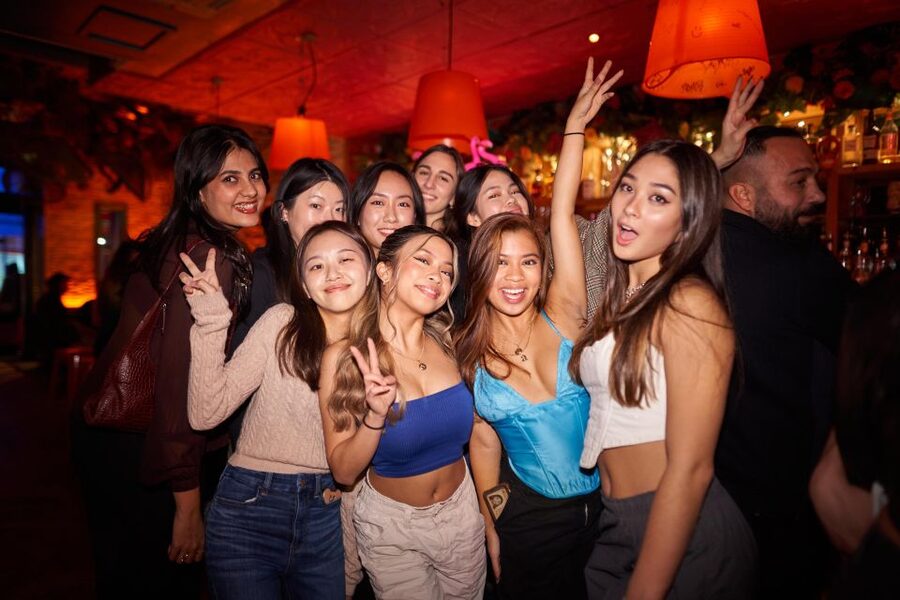 Camden Pub Crawl & Bar Tour London - Sunday through Thursday: a social Camden night