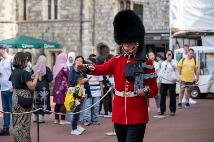 Changing of the Guard Experience in London - Who should book this London walk?