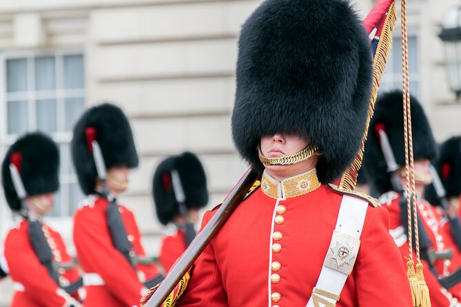 Changing of the Guard Guided Tour at Buckingham Palace - Sunday, bad weather, and changing ceremony dates