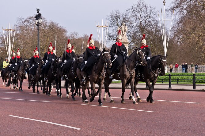 Changing of the Guard Guided Tour at Buckingham Palace - Who will enjoy this tour most?