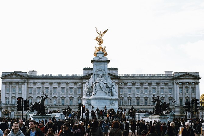 Changing of the Guard Guided Walking Tour Semi-Private 12ppl Max - St. James’s Park, pelicans, and royal views