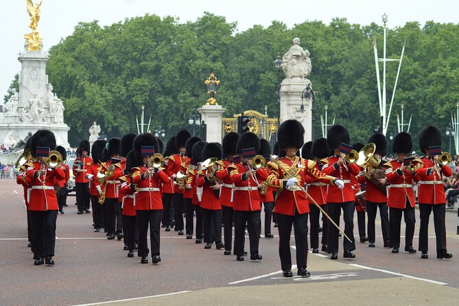 Changing of the Guard Walking Tour - Why this tour works better than waiting at Buckingham Palace