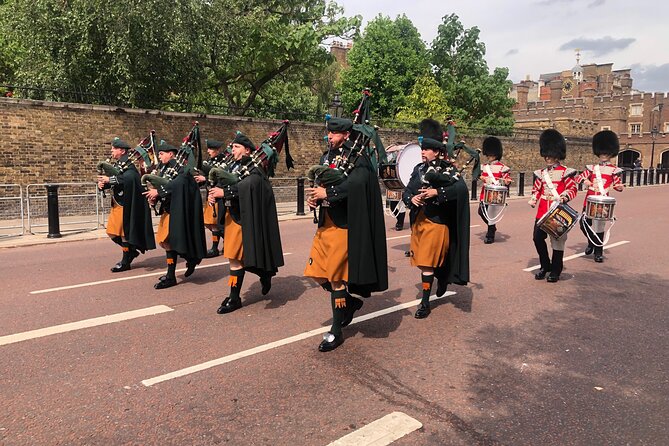Changing of the Guard Walking Tour - Stop 3: Horse Guards Parade at Whitehall