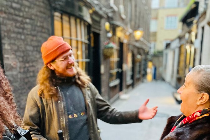 Christmas Lights and Markets Guided Walking Tour with Mulled Wine - Picking the right afternoon for your visit