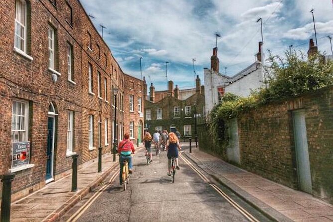 City & Secrets: Explore London's Hidden Gems - The Monument, Shakespeare’s Globe, and Tate Modern