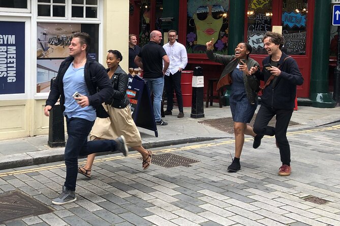 Colombia's Finest Outdoor Murder Mystery London - Starting the case at Gunpowder Square