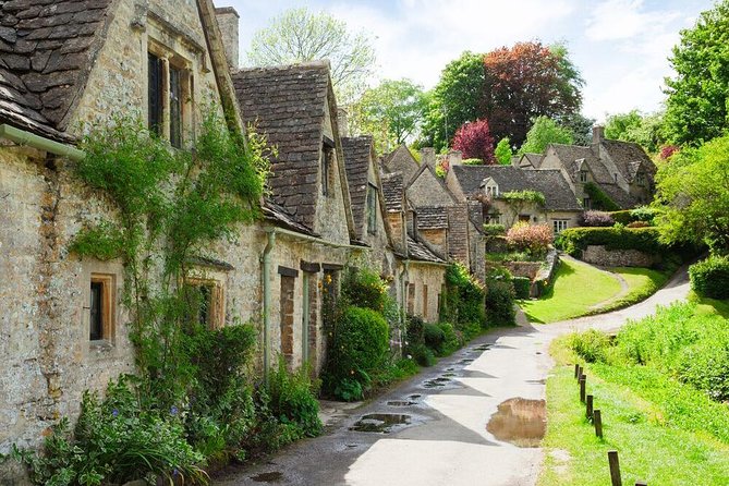 Cotswolds Day Trip from London with Optional Village Lunch - Bibury and the famous cottages of Arlington Row