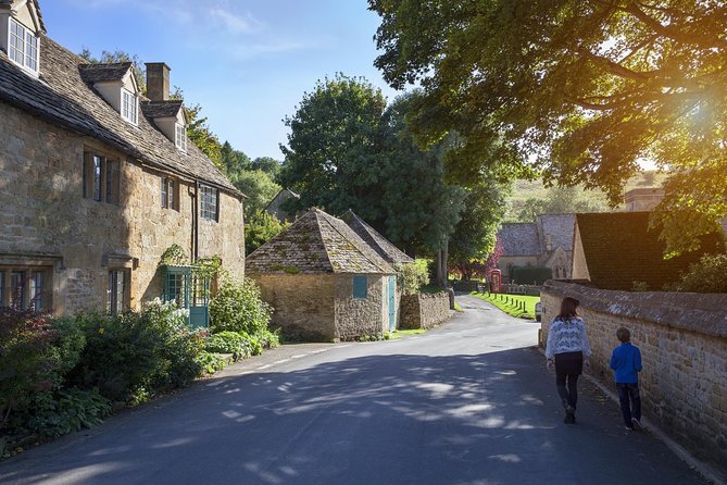 Cotswolds Small Group Tour from London - The early start and ride from London