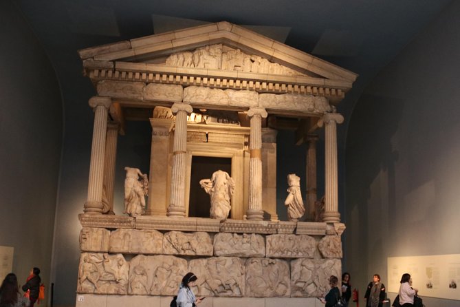 Crash course in archaeology at the British Museum - From early tools to the first villages