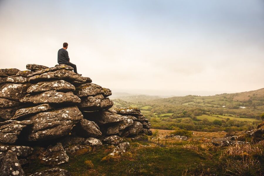 Devon and Cornwall: 5-Day Tour from London - The minicoach and the role of your guide