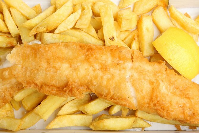 Devour London: Borough Market & Leadenhall Food Tour with Wine - Fish and chips with a cross-border story