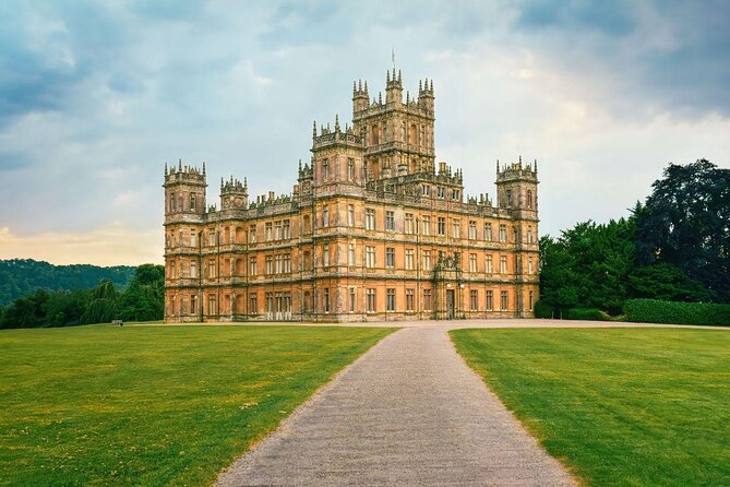 Downton Abbey and Castle Taxi Tour from London with Hotel Pickup - Key points to know before booking