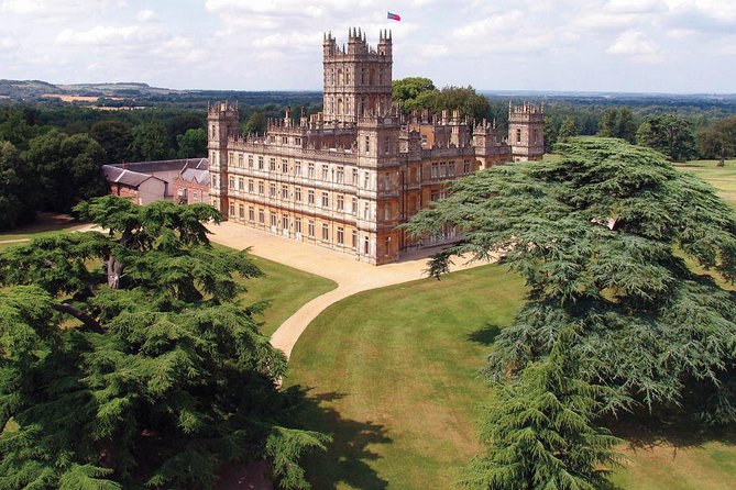 Downton Abbey and Village Small Group Tour from London - Bampton: Downton’s village in about an hour