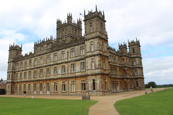 Downton Abbey and Village Small Group Tour from London - Who should book this day out?