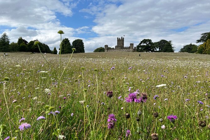 Downton Abbey & Highclere Castle Tour from London, with Oxford - The coach makes a packed day possible