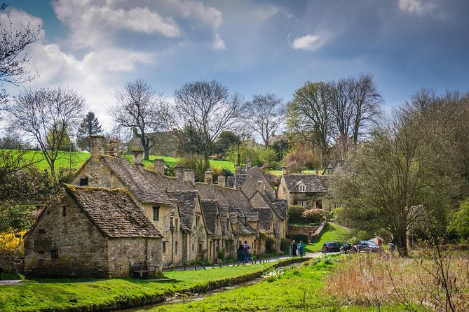 Downton Abbey Village, Blenheim Palace and Cotswolds Day Trip from London - What the schedule means in real life