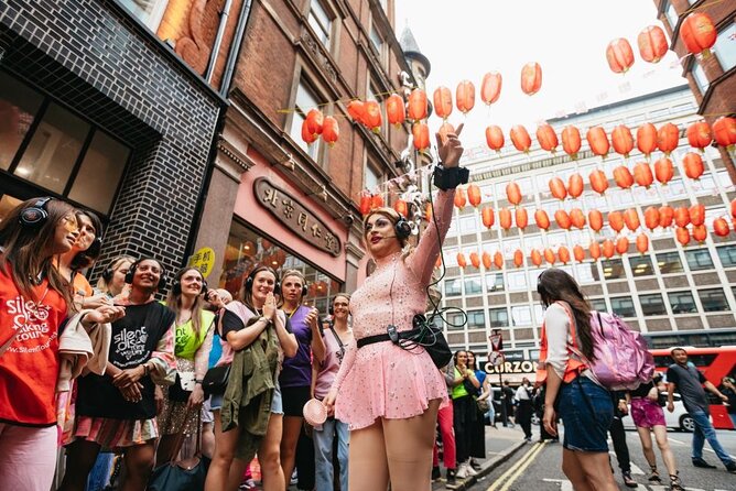 Drag Queen Disco Diva Tour - Silent Disco Walking Tour - How the headphones change the walk