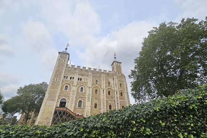 Easy Access Tower of London Crown Jewel Torture and Executions - The Crown Jewels at the end