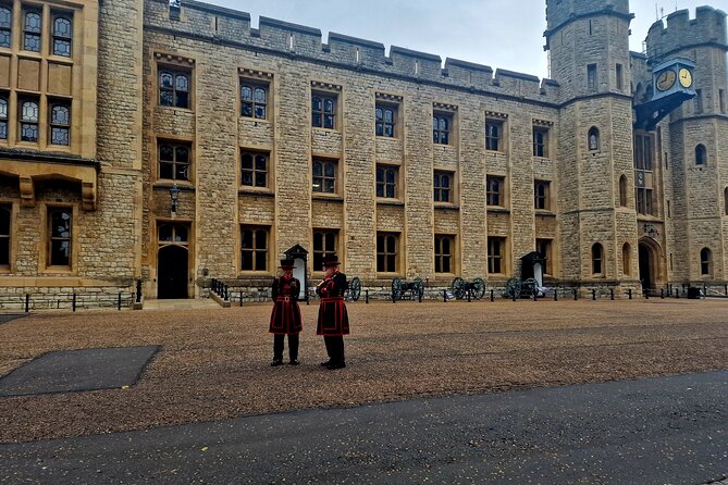 Easy Access Tower of London Crown Jewel Torture and Executions - How the guides affect the day