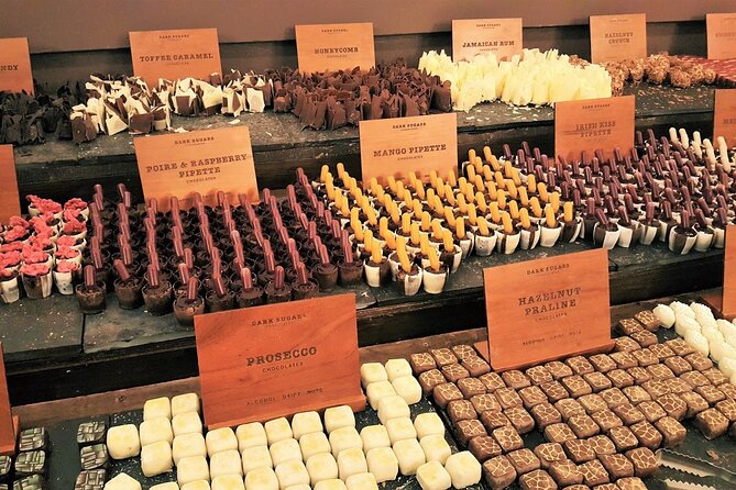 Food & Drink walking tours In London. Discover the East End of London. - Fournier Street and the Huguenot chapter