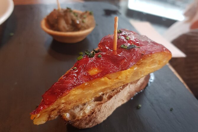 Food & Drink walking tours In London. Discover the East End of London. - Starting with beer and doughnuts on Rivington Street