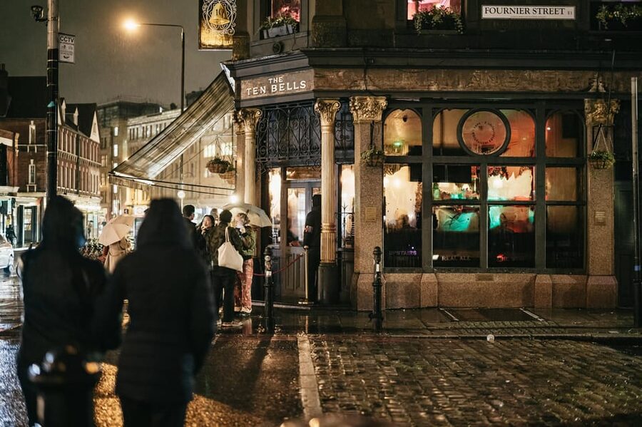 French Language : Original Jack the Ripper Tour - Whitechapel, where the social story comes first