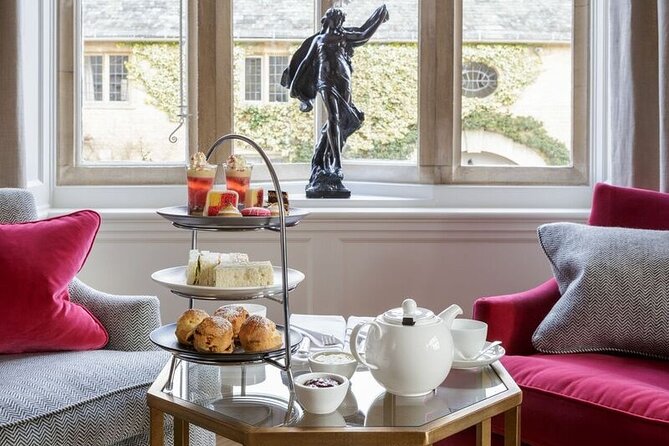 From London: Cotswolds Guided Trip Including Bourton-on-the-Water - Guides, drivers, and the feel of the day