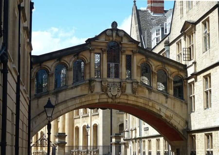 From London: Cotswolds Villages Small Group Day Tour - Guides, drivers, and the tone of the day