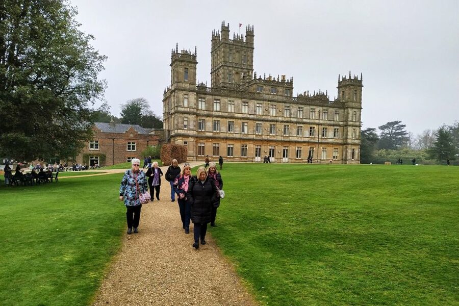 From London: Day Trip to Downton Abbey, Oxford and Bampton - The coach ride and the value of a guided day