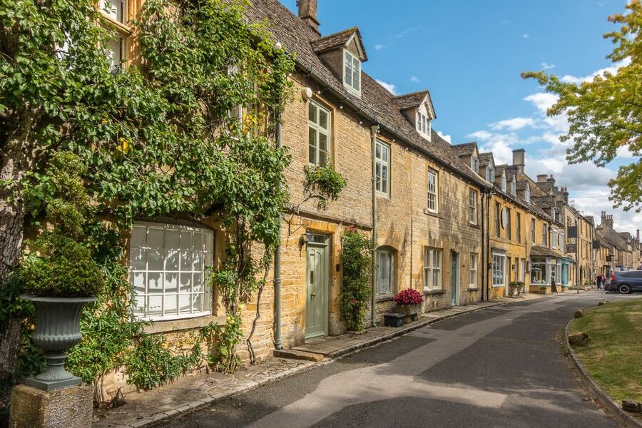 From London: Full-Day Cotswolds Small-Group Tour - Should you book the Cotswolds minibus tour?