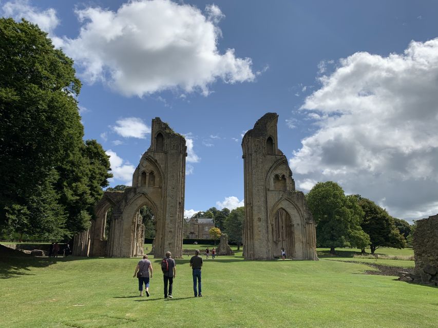 From London: Glastonbury and Cheddar Gorge Guided Day Trip - Reaching Glastonbury Tor