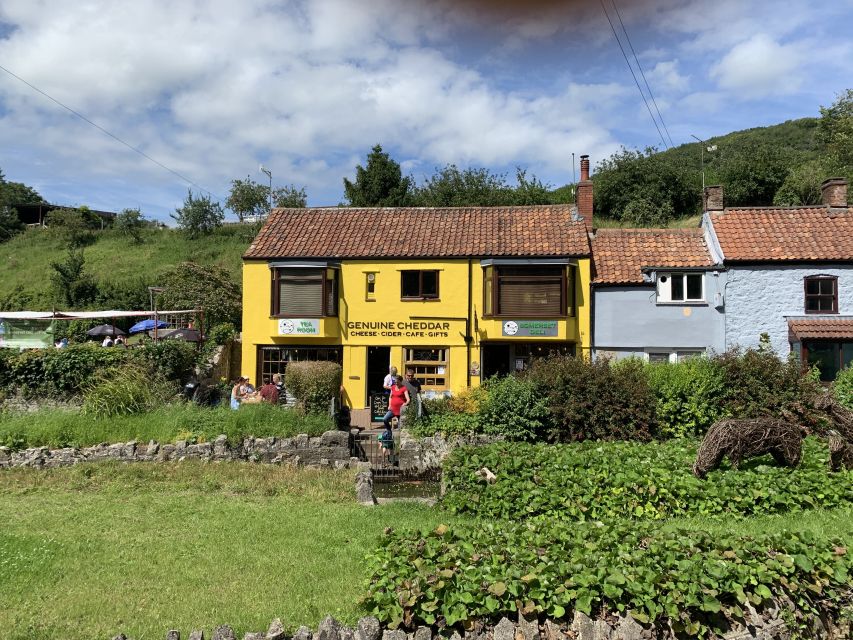 From London: Glastonbury and Cheddar Gorge Guided Day Trip - What the guiding adds